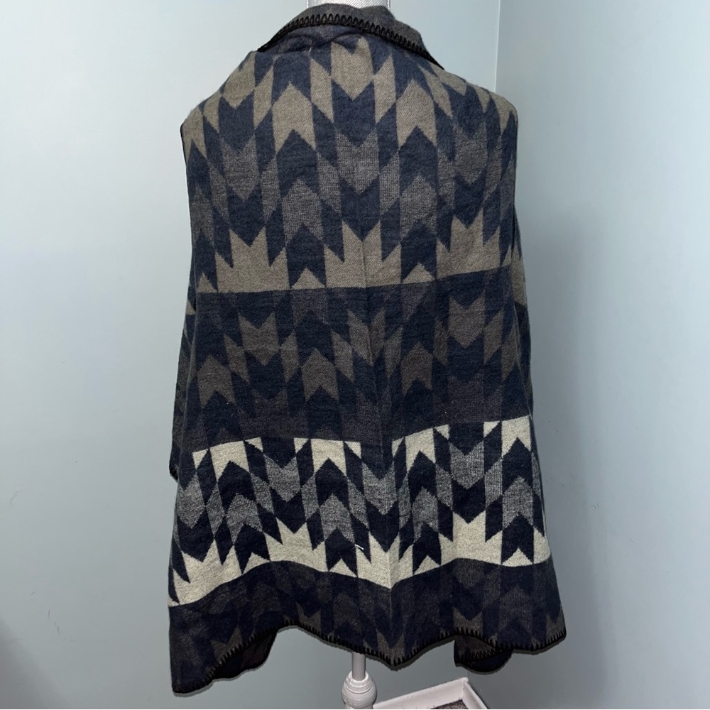 CHERIE BLISS KNIT SLEEVELESS CAPE cardigan womens one size or medium NWT coastal - Picture 5 of 9